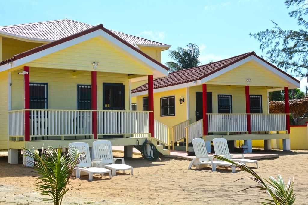 The White Horse Inn - Hopkins Village Beach Belize Esterno foto