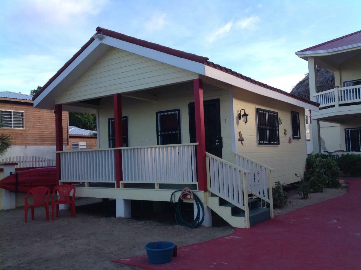 The White Horse Inn - Hopkins Village Beach Belize Esterno foto