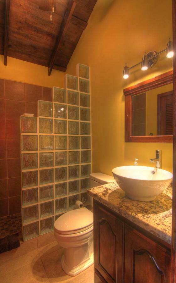 The White Horse Inn - Hopkins Village Beach Belize Esterno foto